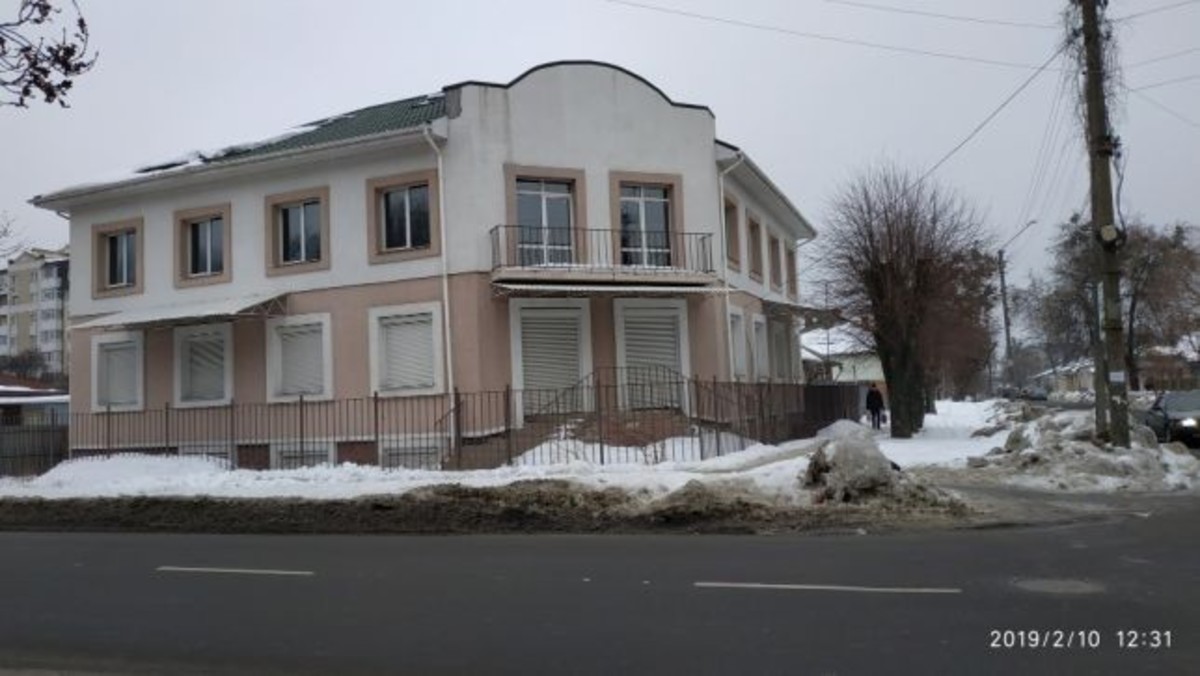 Продажа нового отдельно стоящего 3-х этажного дома для ведения бизнеса или проживания в центре Полтавы фото 1 Продажа нового отдельно стоящего 3-х этажного дома для ведения бизнеса или проживания в центре Полтавы фото 1