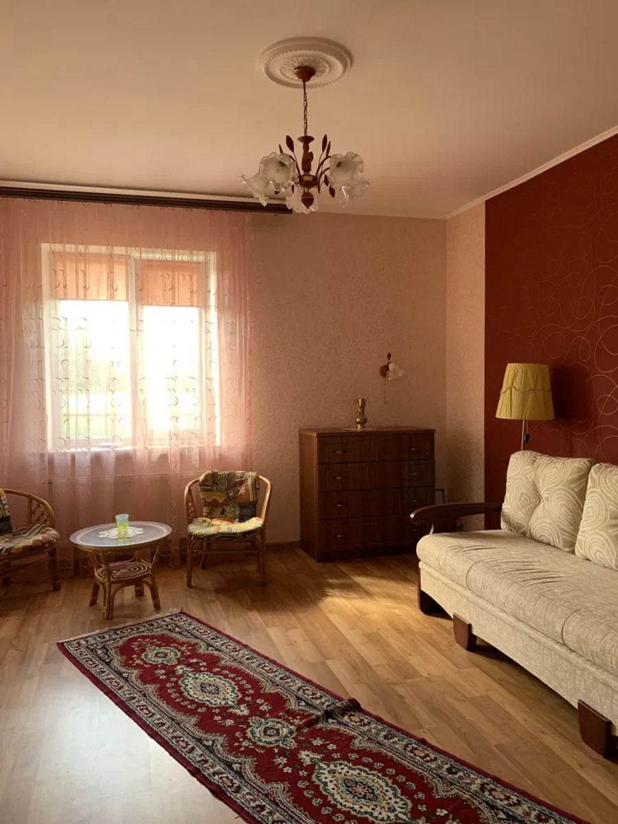 Продаж двоповерховий будинок 140м2 з ремонтом (від МЕТРО 3 км.) фото 1 Продаж двоповерховий будинок 140м2 з ремонтом (від МЕТРО 3 км.) фото 1