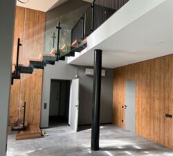 Продаж будинку у мальовничомі місті біля річки в місті фото 6 Продаж будинку у мальовничомі місті біля річки в місті фото 6