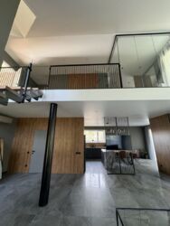 Продаж будинку у мальовничомі місті біля річки в місті фото 14 Продаж будинку у мальовничомі місті біля річки в місті фото 14