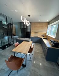 Продаж будинку у мальовничомі місті біля річки в місті фото 8 Продаж будинку у мальовничомі місті біля річки в місті фото 8