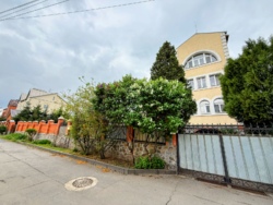 Без комісії! Продаж капітального будинку в Центрі міста – ідеально для життя чи бізнесу+додатково маємо своє укриття ! фото 57 Без комісії! Продаж капітального будинку в Центрі міста – ідеально для життя чи бізнесу+додатково маємо своє укриття ! фото 57