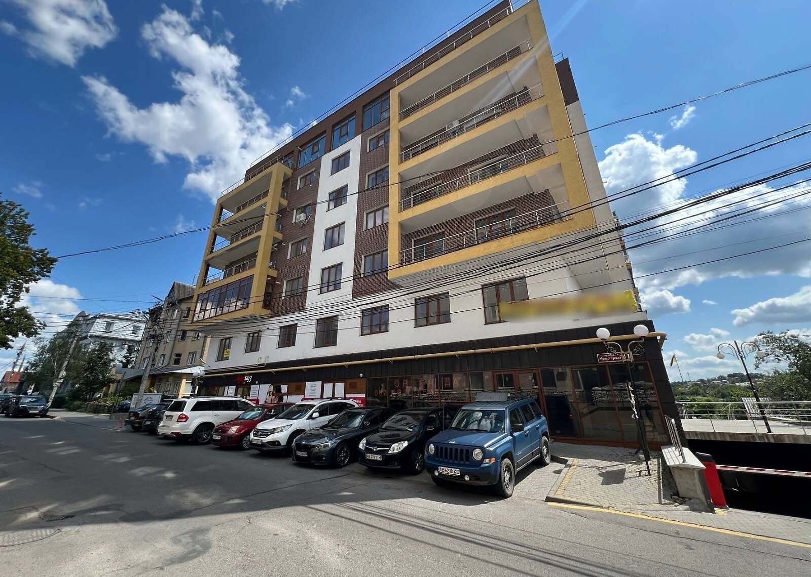 Продаж комерційного приміщення на вул. Монастирська, площа 125 кв.м фото 1 Продаж комерційного приміщення на вул. Монастирська, площа 125 кв.м фото 1