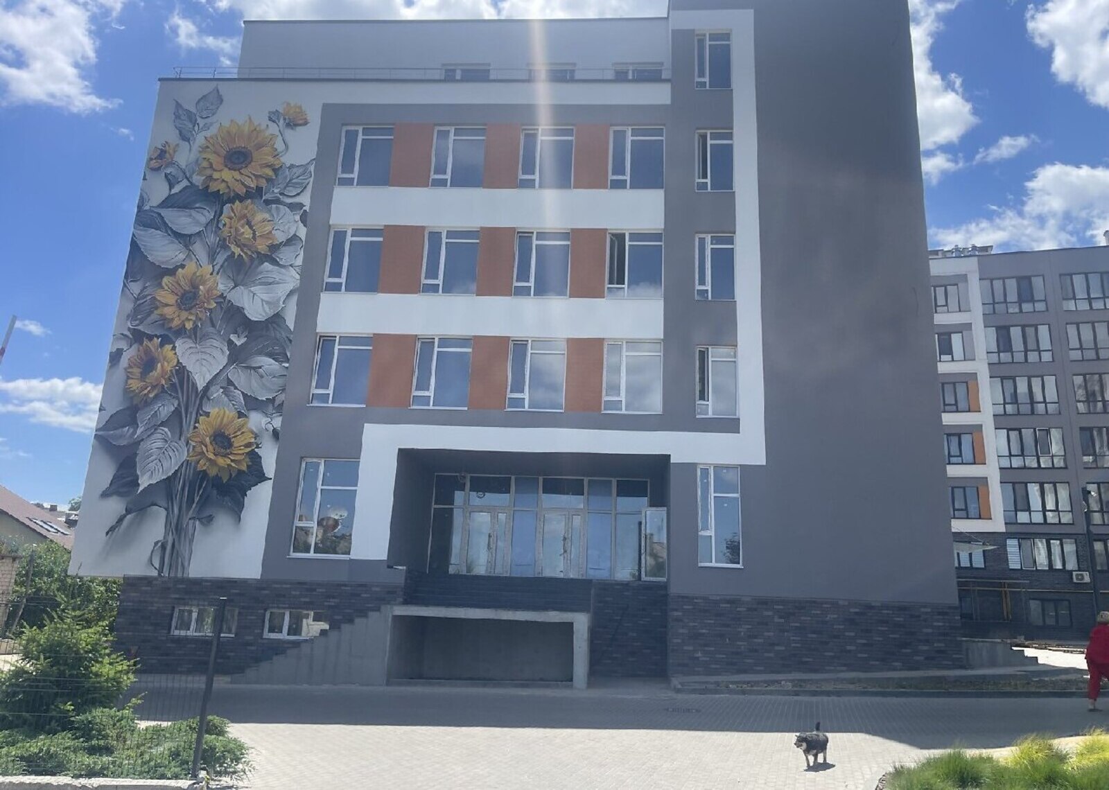 Продаж комерційного приміщення на вул. Івана Богуна, площа 98 кв.м фото 1 Продаж комерційного приміщення на вул. Івана Богуна, площа 98 кв.м фото 1