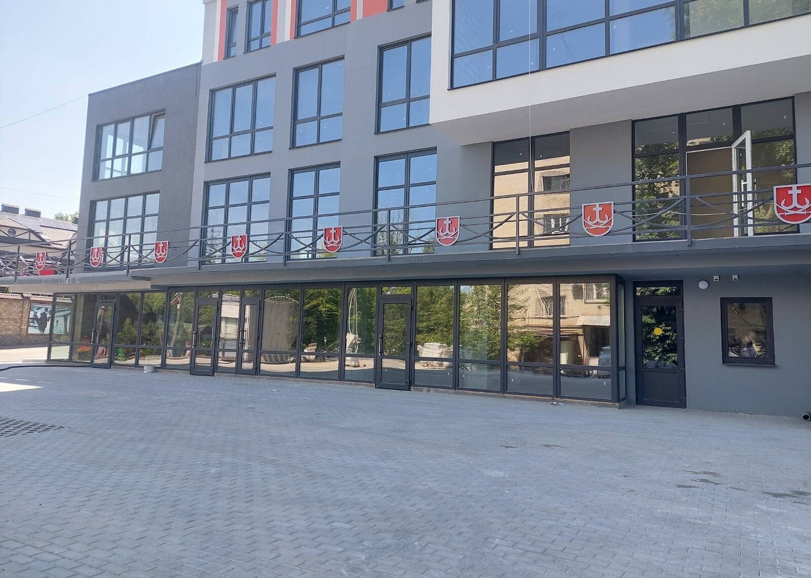 Продаж офісного приміщення 60 кв.м. на 1 поверсі на вул. Привокзальна 30, дев’ятиповерхова будівля фото 1 Продаж офісного приміщення 60 кв.м. на 1 поверсі на вул. Привокзальна 30, дев’ятиповерхова будівля фото 1