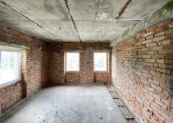 🏢    . , . ³  17