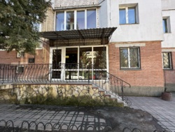 Продаж комерційного приміщення на Ближньому Замості фото 1 Продаж комерційного приміщення на Ближньому Замості фото 1