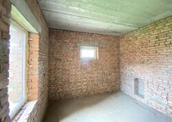 🏢    . , . ³  27