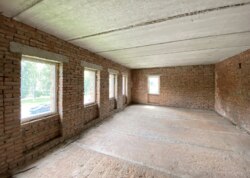 🏢    . , . ³  12