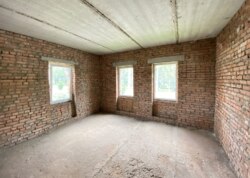 🏢    . , . ³  26