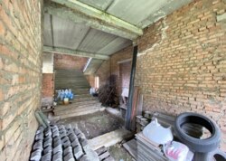 🏢    . , . ³  14