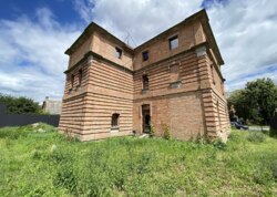 🏢    . , . ³  19