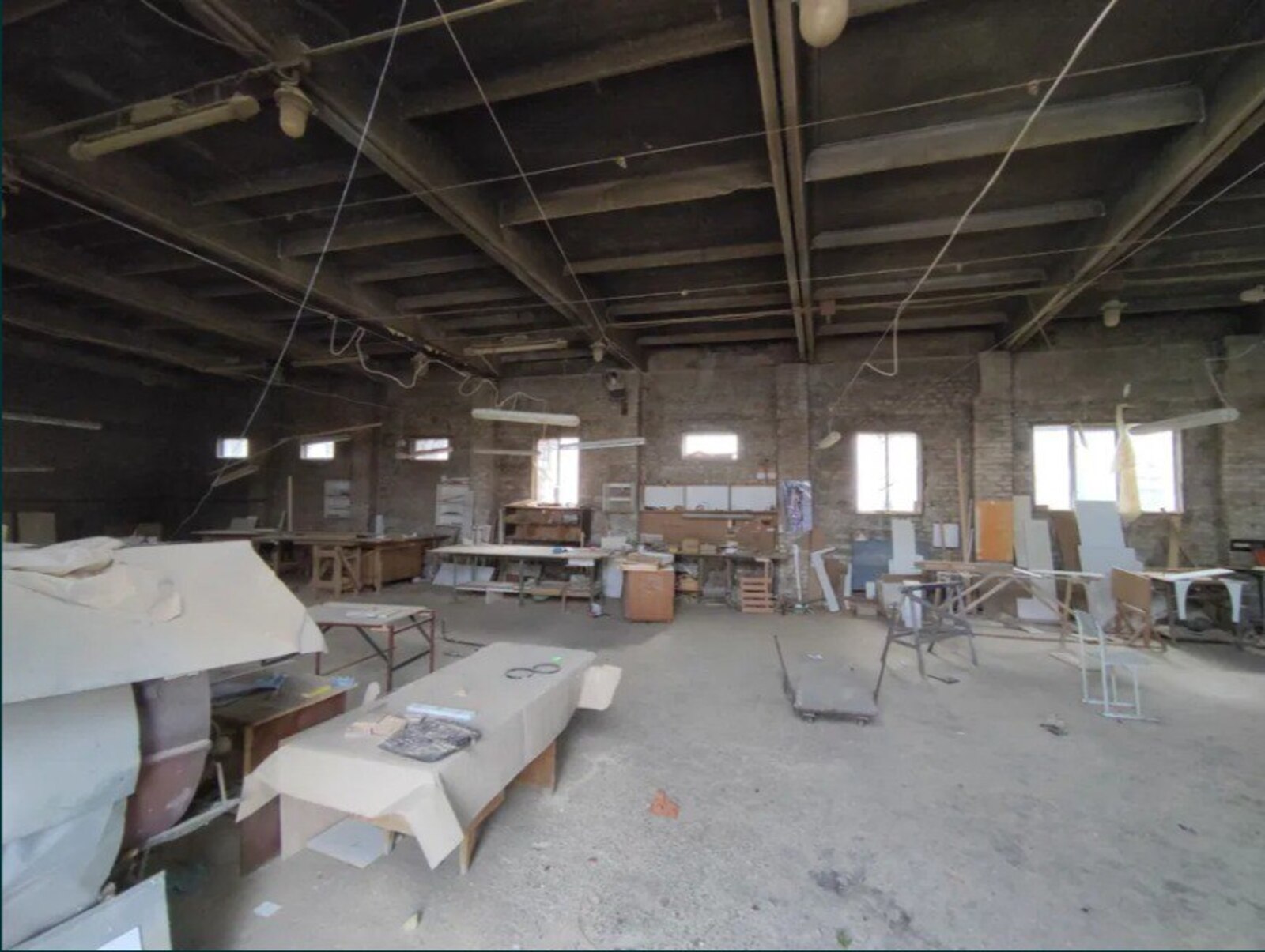 Продаж нежитлового приміщення з приватизованою земельною ділянкою фото 1 Продаж нежитлового приміщення з приватизованою земельною ділянкою фото 1