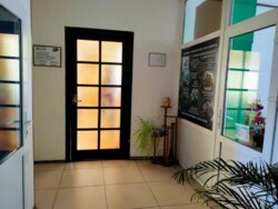 Продам 3 -пов.нежитлову будівлю S=773кв.м. на Таращанському м-ві. фото 2 Продам 3 -пов.нежитлову будівлю S=773кв.м. на Таращанському м-ві. фото 2