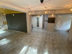 Фасадне приміщення у центрі міста фото 3 Фасадне приміщення у центрі міста фото 3