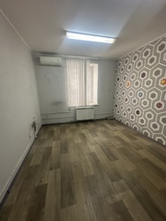 Окрема будівля в центрі міста 594 м2 фото 13 Окрема будівля в центрі міста 594 м2 фото 13