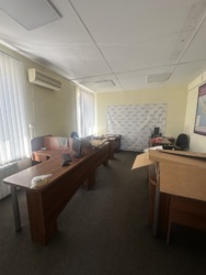 Окрема будівля в центрі міста 594 м2 фото 5 Окрема будівля в центрі міста 594 м2 фото 5