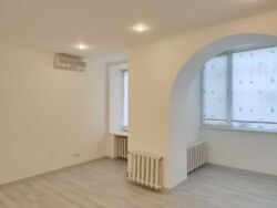 Продаж житлового приміщення вільного призначення, під офіс