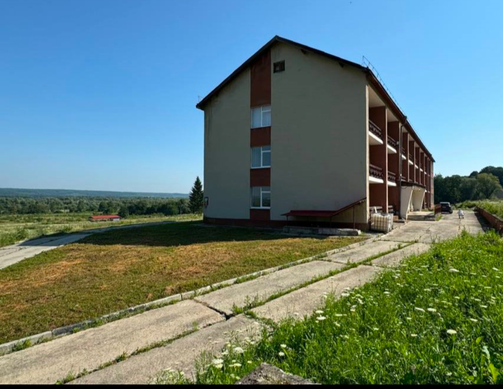 Продаж колишнього дитячого санаторію фото 1 Продаж колишнього дитячого санаторію фото 1