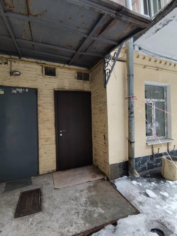 Предлагается к продаже помещение со своим входом в центре города на пересечении улиц Волошская и Верхний вал. фото 1 Предлагается к продаже помещение со своим входом в центре города на пересечении улиц Волошская и Верхний вал. фото 1