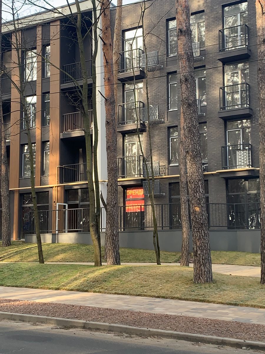 Продаж комерційного приміщення на вул Дніпровська фото 1 Продаж комерційного приміщення на вул Дніпровська фото 1