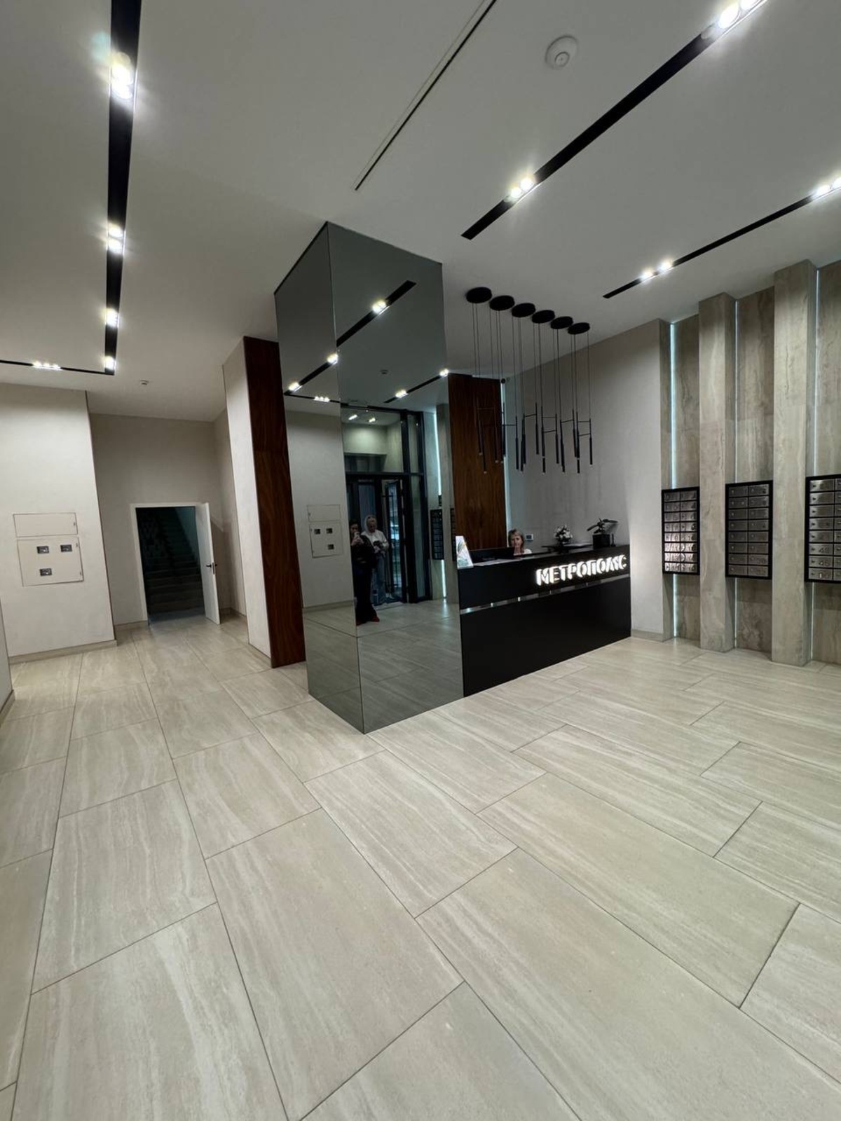 Продаж комерційного приміщення ЖК Метрополіс фото 1 Продаж комерційного приміщення ЖК Метрополіс фото 1