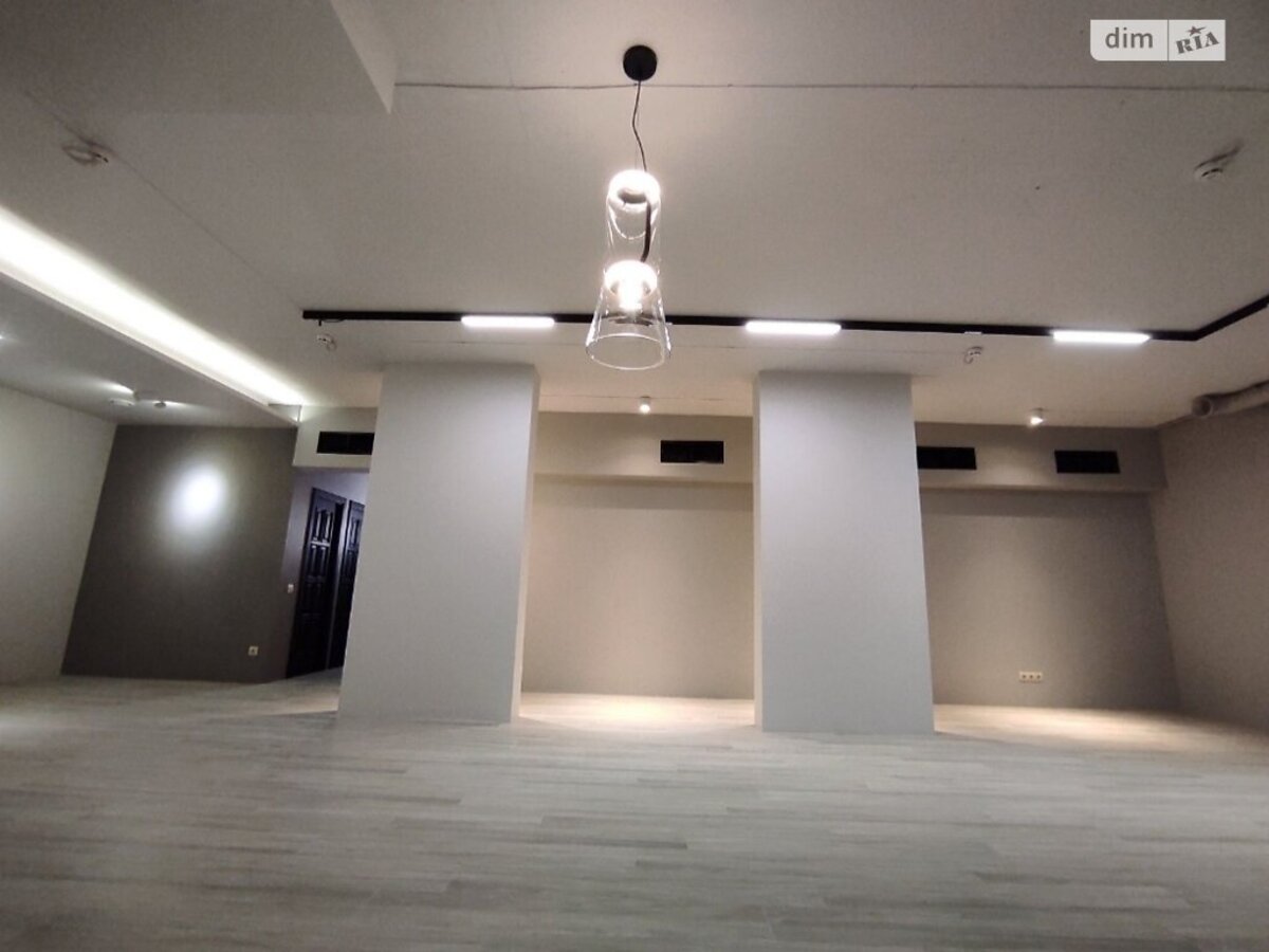 Продаж комерційного приміщення на вул. Драгоманова фото 1 Продаж комерційного приміщення на вул. Драгоманова фото 1