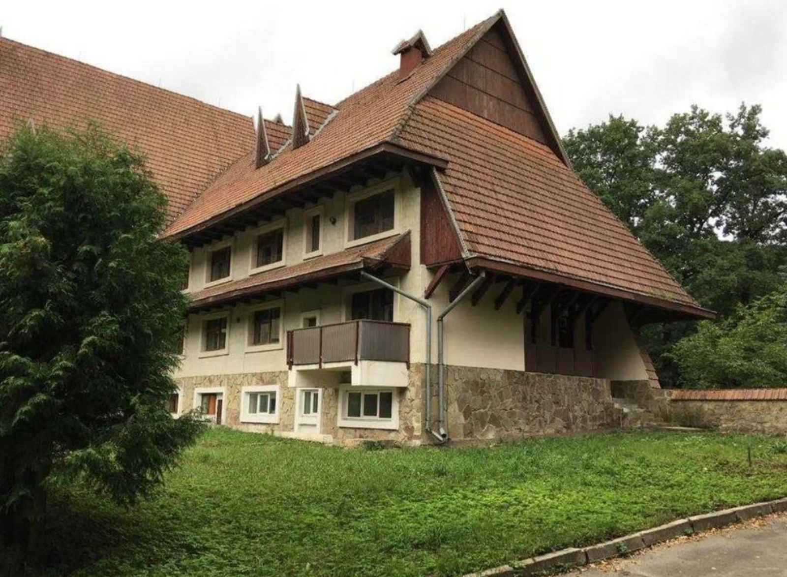 Продаж готелю м Трускавець фото 1 Продаж готелю м Трускавець фото 1