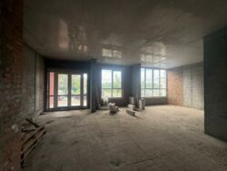 Продам фасадне нежитлове приміщення (тогову площу) 936м2 на 1 поверсі в Житловому комплексі, село Крюківщина фото 2 Продам фасадне нежитлове приміщення (тогову площу) 936м2 на 1 поверсі в Житловому комплексі, село Крюківщина фото 2