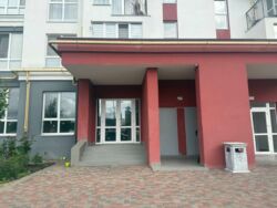 Продам фасадне нежитлове приміщення (тогову площу) 936м2 на 1 поверсі в Житловому комплексі, село Крюківщина фото 1 Продам фасадне нежитлове приміщення (тогову площу) 936м2 на 1 поверсі в Житловому комплексі, село Крюківщина фото 1