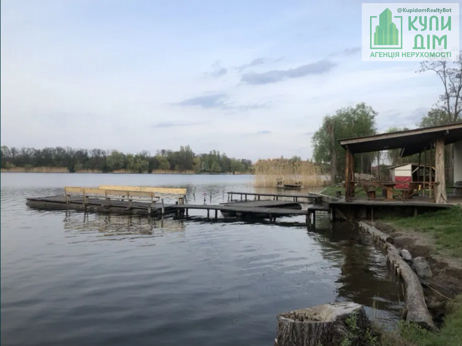 База відпочинку будинок на березі водойми фото 1 База відпочинку будинок на березі водойми фото 1