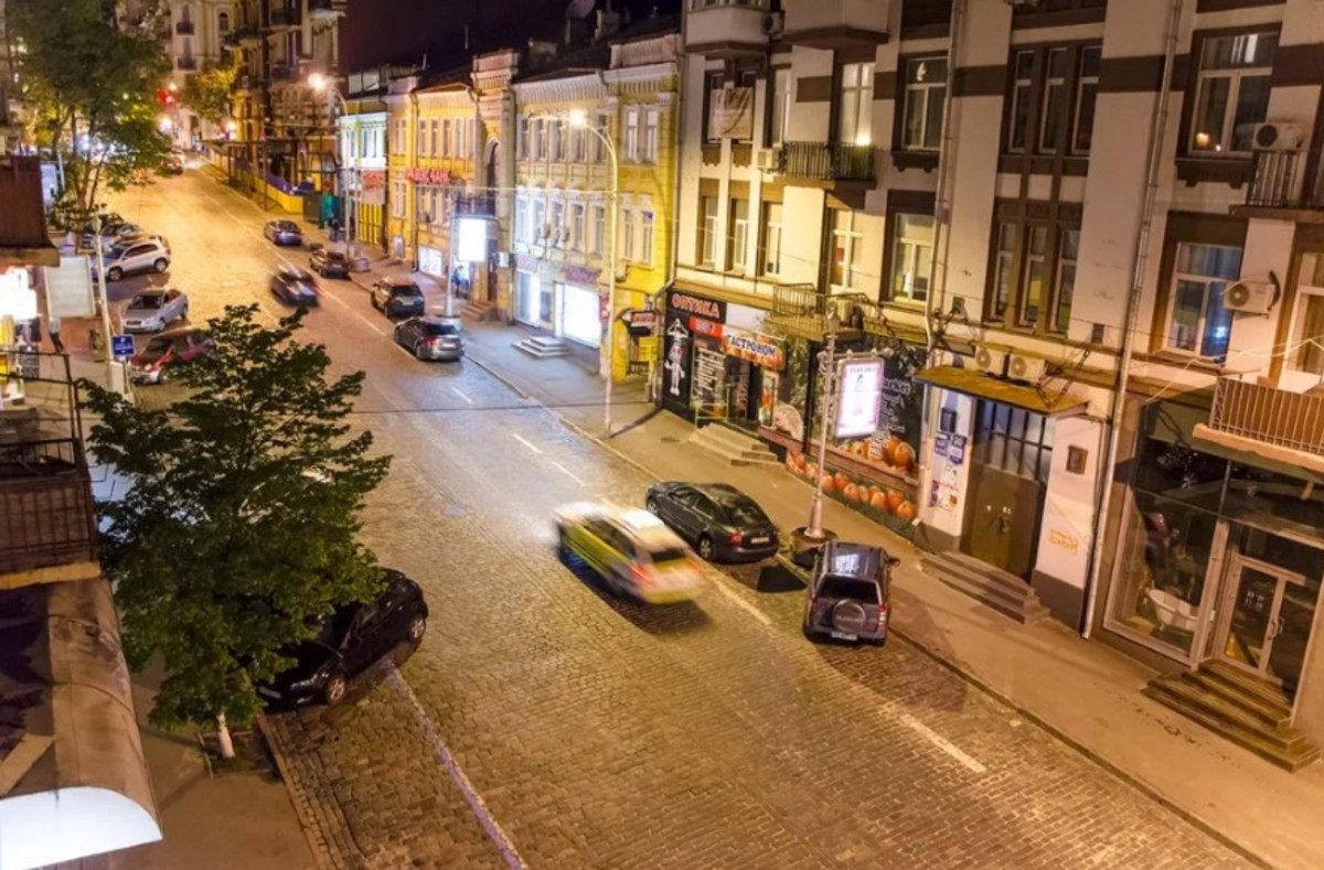 Продажа фасадного помещения в центре Киева фото 1 Продажа фасадного помещения в центре Киева фото 1