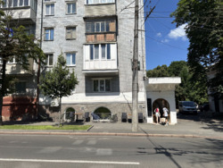 Продаж приміщення кафе на Валу з орендарем фото 1 Продаж приміщення кафе на Валу з орендарем фото 1