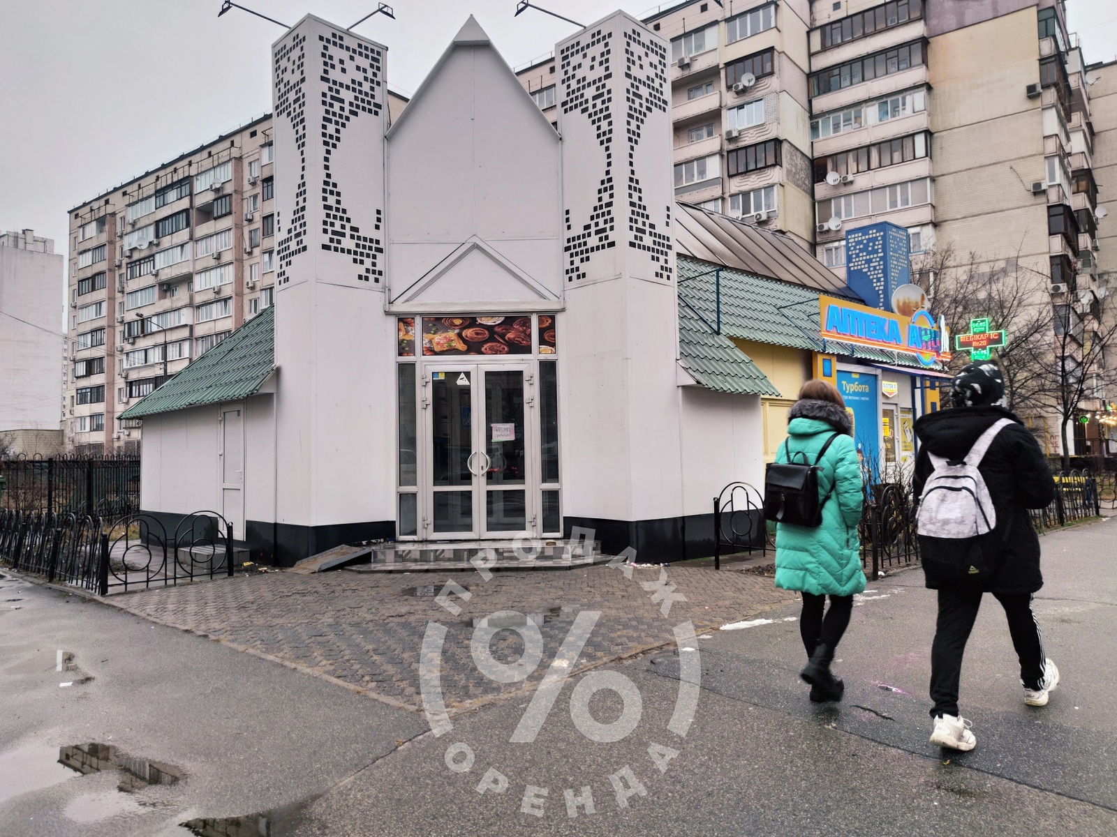 Аптека низьких цін, ресторан 'Рамен', магазин оператора мобільного зв'язку Lifecell, S=106.6 кв.м, вул. Княжий Затон 10 фото 1 Аптека низьких цін, ресторан 'Рамен', магазин оператора мобільного зв'язку Lifecell, S=106.6 кв.м, вул. Княжий Затон 10 фото 1