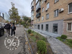 Фасад на Маккейна! 67 м2. Метро поруч. Великий трафік! фото 2 Фасад на Маккейна! 67 м2. Метро поруч. Великий трафік! фото 2