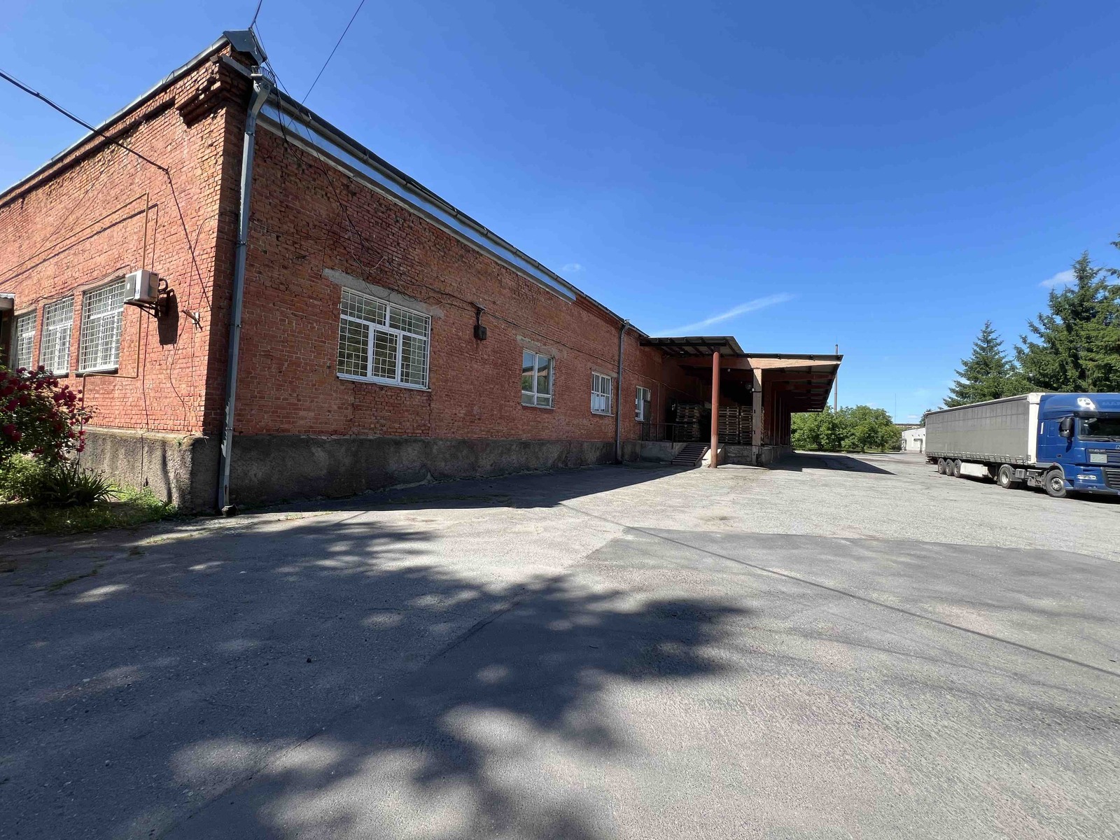 Продаж комерційного приміщення на вул. Марка Вовчка, 4274 кв.м. фото 1 Продаж комерційного приміщення на вул. Марка Вовчка, 4274 кв.м. фото 1
