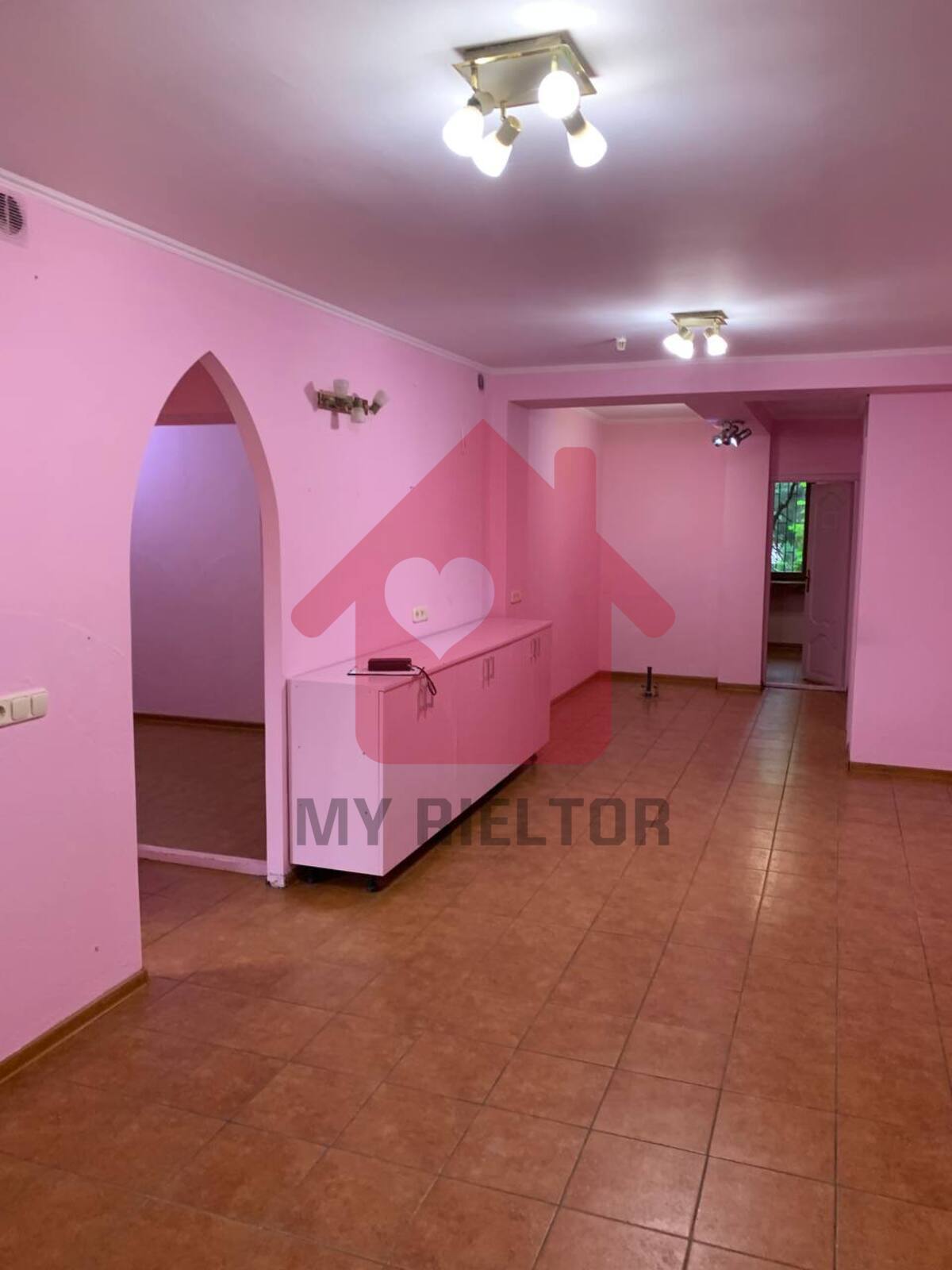 Продаж приміщення по вул.Капушанська фото 1 Продаж приміщення по вул.Капушанська фото 1