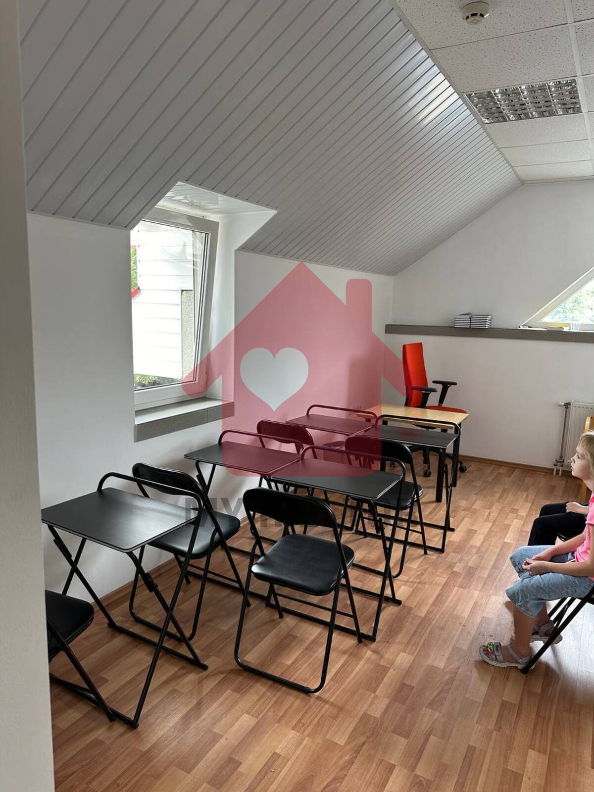 Продаж комерційного приміщення на два поверхи. фото 1 Продаж комерційного приміщення на два поверхи. фото 1