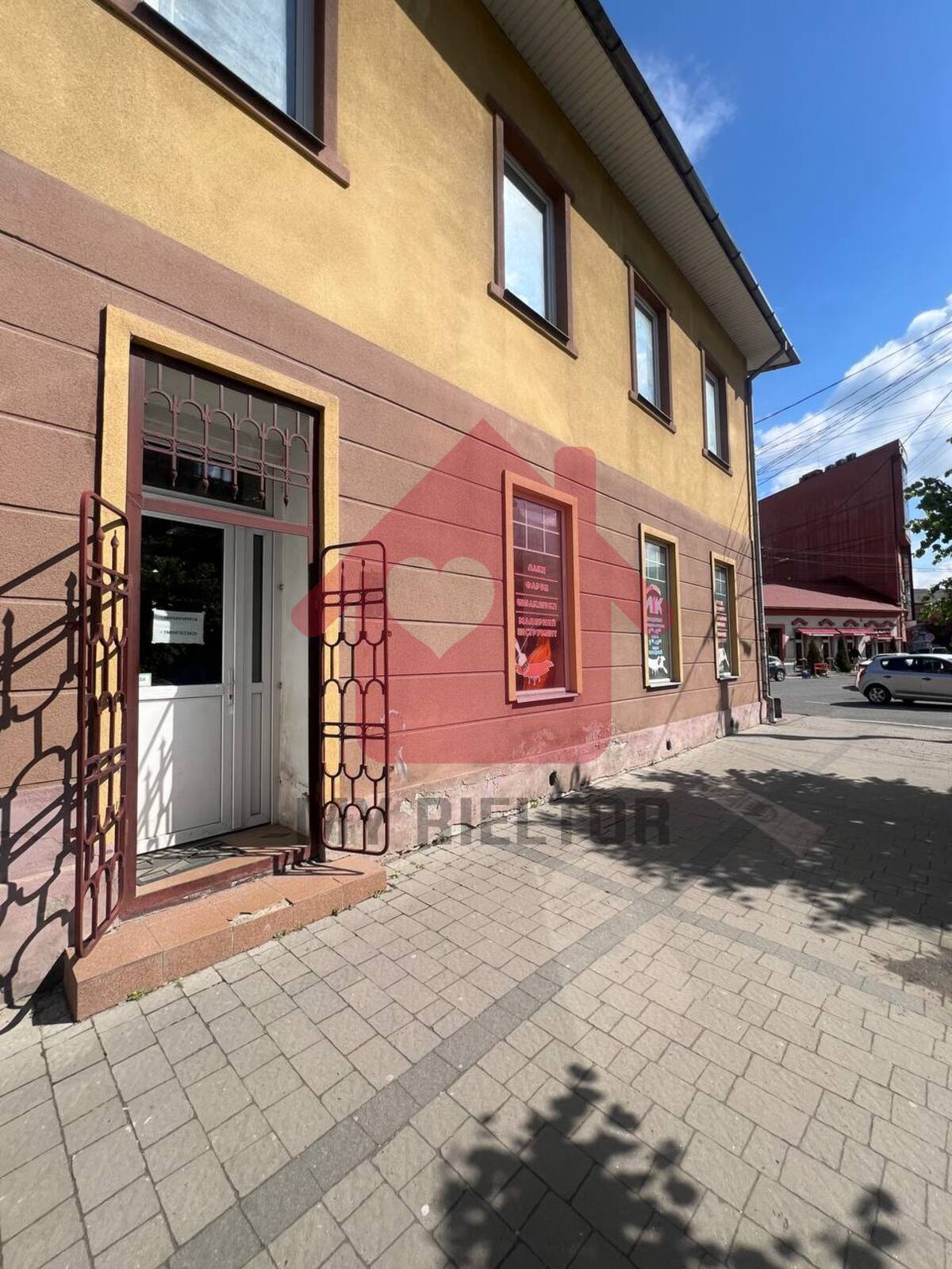 Продаж комерційного приміщення по вул.Капушанська. фото 1 Продаж комерційного приміщення по вул.Капушанська. фото 1