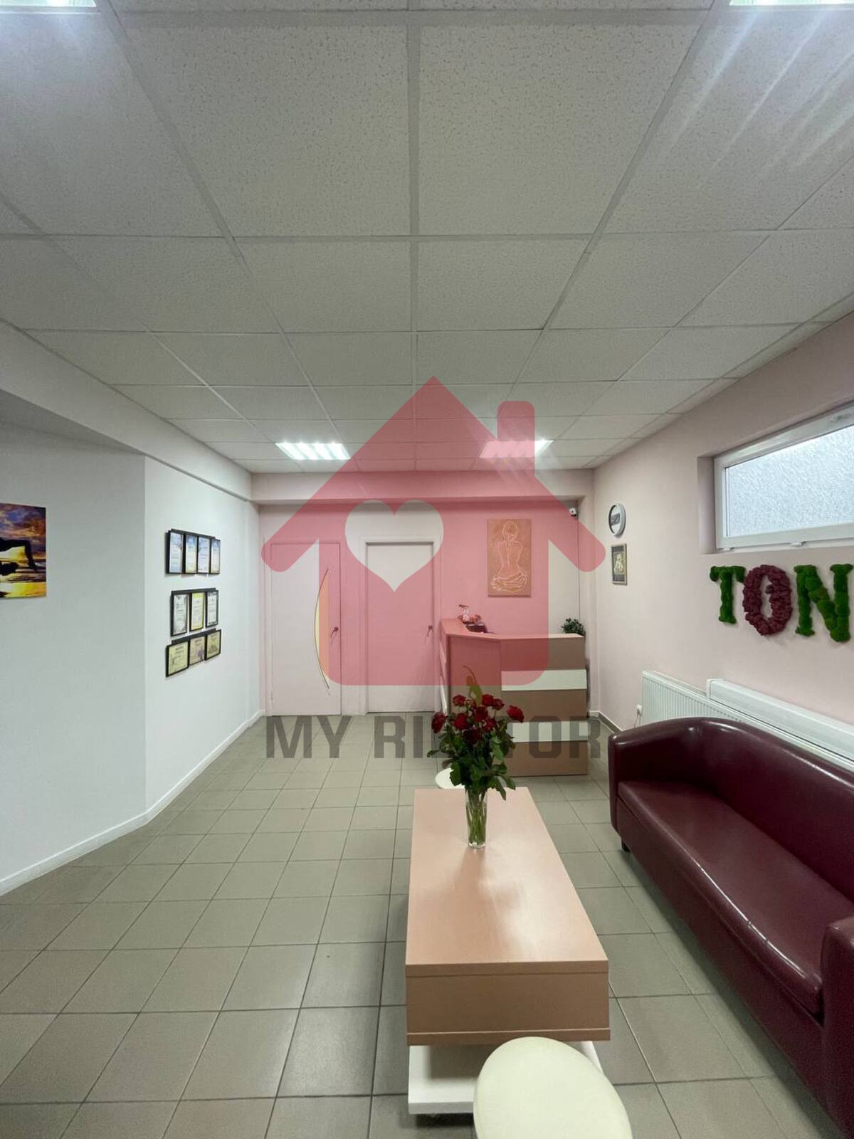 Продаж комерційного приміщення пл.Корятовича. фото 1 Продаж комерційного приміщення пл.Корятовича. фото 1