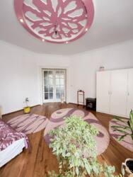 Продаж фасадного комерційного приміщення в центральній частині Мукачева. Поряд житловий будинок — чудове доповнення до основного об’єкта! фото 10 Продаж фасадного комерційного приміщення в центральній частині Мукачева. Поряд житловий будинок — чудове доповнення до основного об’єкта! фото 10