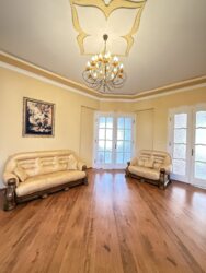 Продаж фасадного комерційного приміщення в центральній частині Мукачева. Поряд житловий будинок — чудове доповнення до основного об’єкта! фото 6 Продаж фасадного комерційного приміщення в центральній частині Мукачева. Поряд житловий будинок — чудове доповнення до основного об’єкта! фото 6