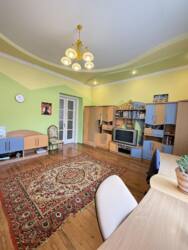 Продаж фасадного комерційного приміщення в центральній частині Мукачева. Поряд житловий будинок — чудове доповнення до основного об’єкта! фото 8 Продаж фасадного комерційного приміщення в центральній частині Мукачева. Поряд житловий будинок — чудове доповнення до основного об’єкта! фото 8