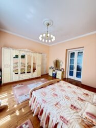 Продаж фасадного комерційного приміщення в центральній частині Мукачева. Поряд житловий будинок — чудове доповнення до основного об’єкта! фото 12 Продаж фасадного комерційного приміщення в центральній частині Мукачева. Поряд житловий будинок — чудове доповнення до основного об’єкта! фото 12