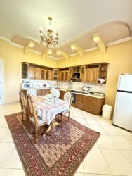 Продаж фасадного комерційного приміщення в центральній частині Мукачева. Поряд житловий будинок — чудове доповнення до основного об’єкта! фото 14 Продаж фасадного комерційного приміщення в центральній частині Мукачева. Поряд житловий будинок — чудове доповнення до основного об’єкта! фото 14