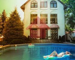 Продаж готельного комплексу в центрі міста. фото 1 Продаж готельного комплексу в центрі міста. фото 1