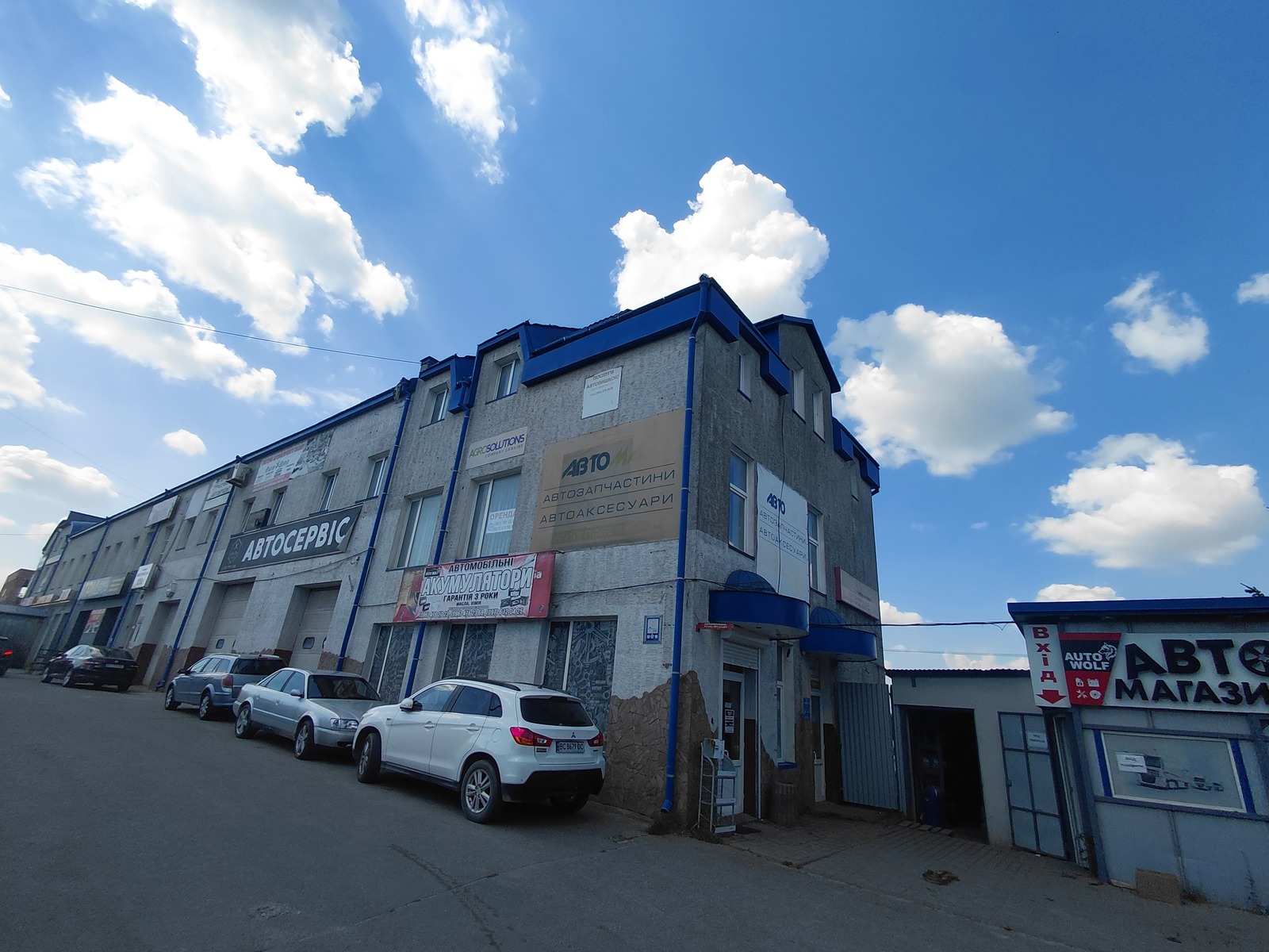 Продаж комерційного приміщення вул.Микулинецька фото 1 Продаж комерційного приміщення вул.Микулинецька фото 1