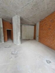  (66 2)    (2   'Crystal Avenue')  8
