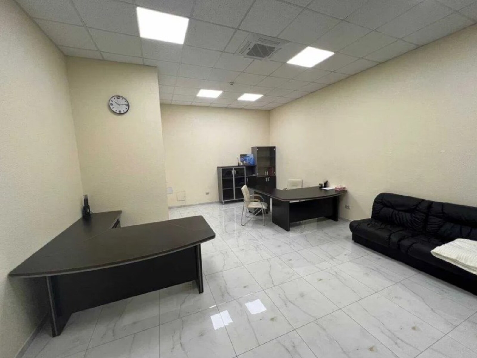 Продається комерційне приміщення 36,5 кв.м. ЖК Avalon. З ремонтом фото 1 Продається комерційне приміщення 36,5 кв.м. ЖК Avalon. З ремонтом фото 1