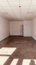 Продається фасадне комерційне приміщення 45 кв.м. біля Центрального ринку. фото 3 Продається фасадне комерційне приміщення 45 кв.м. біля Центрального ринку. фото 3